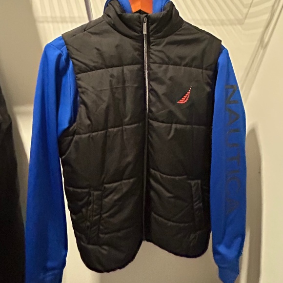 Nautica - Picture 2 of 4